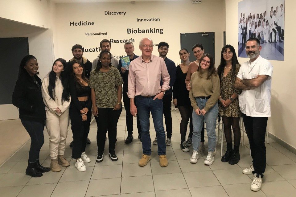 pr.-martin-yuille-biochemist-from-the-university-of-oxford-visits-the-students-from-the-biobank-data-management-master-1